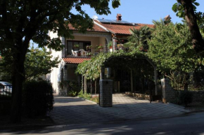 Гостиница Apartments with a parking space Porec - 2216  Пореч